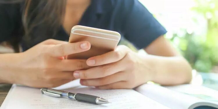 Relator prevê consenso na aprovação do projeto que proíbe o uso de celulares nas salas de aula