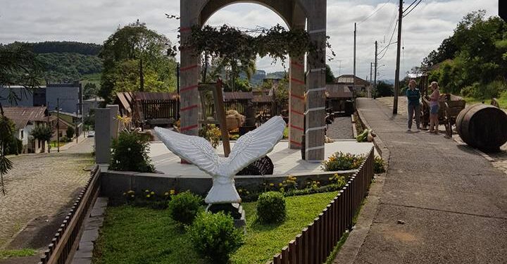 Nova Roma Do Sul Celebra 17 Anos da BRASPOL com Missa, Caminhada e Jantar Típico Polonês