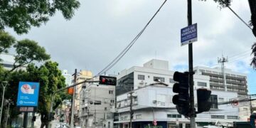 Placas pedindo para a população não dar esmolas são instaladas em Bento Gonçalves