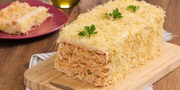 Torta fria de frango causa surto de intoxicação alimentar em Pelotas com mais de 50 casos