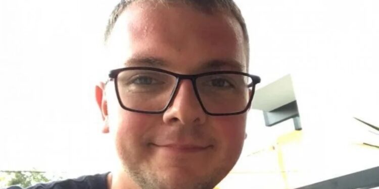 Jovem morre após ser esmagado entre dois caminhões em Lajeado