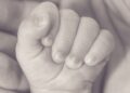 BebĂȘ de um ano e seis meses morre apĂłs afogamento em piscina