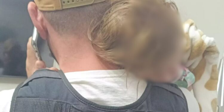 Bebê é resgatada após ser sequestrada por falsas mulheres que se passaram por agentes de saúde