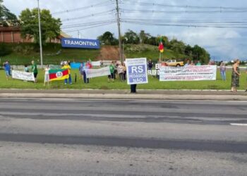Protesto Contra Pedágios Reúne Manifestantes em Farroupilha