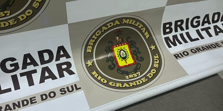 Brigada Militar de Antônio Prado Apreende Entorpecente e Autua Veículo Durante Operação Cerco Fechado