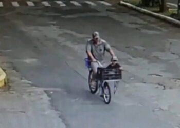 Pai é flagrado levando filho de bicicleta antes de jogá-lo de ponte em São Gabriel