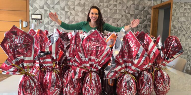 Vereadora Vanessa transforma salário em ovos de chocolate para todas as crianças de Nova Roma do Sul