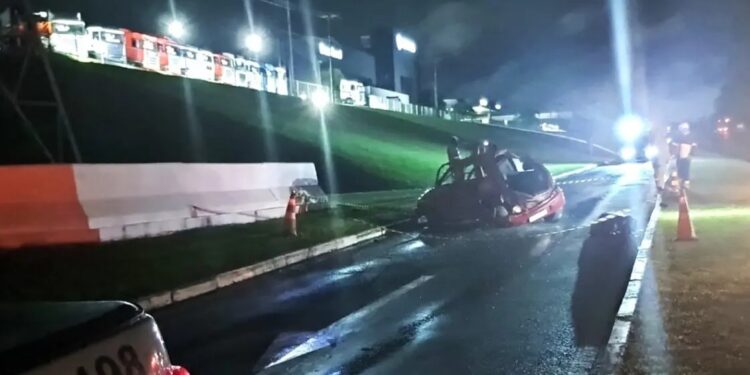 Homem morre após perder o controle do carro na ERS-122, em Caxias do Sul