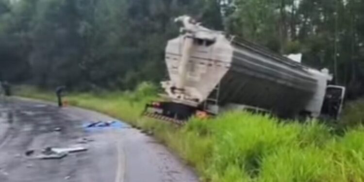 Identificado caminhoneiro que perdeu a vida em grave acidente em Taquari