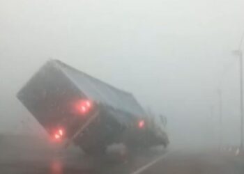 Vento chegou a 111 km/h durante temporal em Porto Alegre