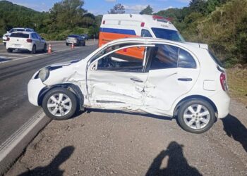Mulher morre após colisão e capotamento na RSC-453 em Farroupilha