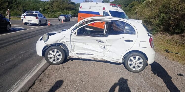 Mulher morre após colisão e capotamento na RSC-453 em Farroupilha