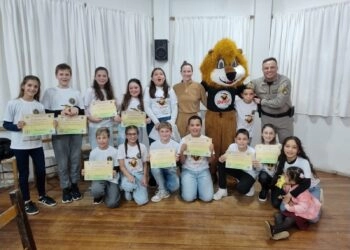 📚 PROERD forma novos alunos em Nova Roma do Sul e alcança 1.338 formandos