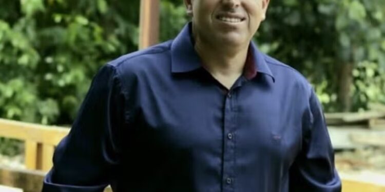 Cantor de sertanejo gospel e empresário: Quem era o pastor Sérgio Carvinho, que morreu após passar mal em culto