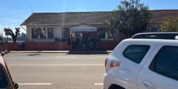 Menor que matou uma criança, feriu outras duas e uma professora não tinha antecedentes