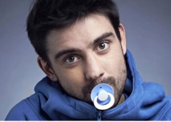 Depois do bebê reborn agora a nova moda é chupeta para adultos. Nova tendência promete reduzir o estresse