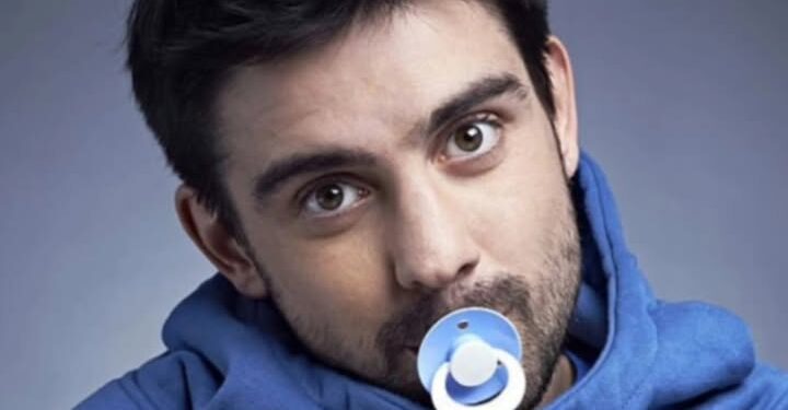 Depois do bebê reborn agora a nova moda é chupeta para adultos. Nova tendência promete reduzir o estresse