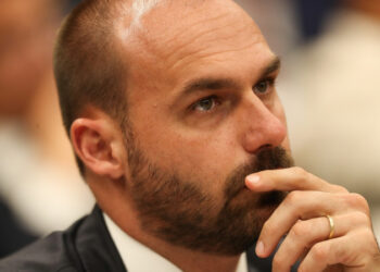 Governo Trump convida Eduardo Bolsonaro para reuniões estratégicas em Washington