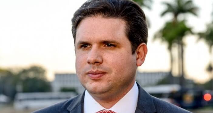 Presidente da Câmara dos Deputados avalia afastamento do mandato de pelo menos três parlamentares por 6 meses devido a motim