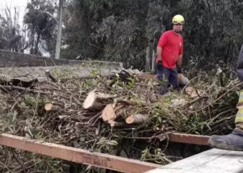 Municípios gaúchos registram queda de granizo e destelhamentos; Defesa Civil alerta para temporais até este domingo em todo o Estado
