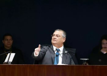Ministro Flávio Dino vota para condenar Bolsonaro e mais sete réus por golpe de Estado; placar é de 2 a 0