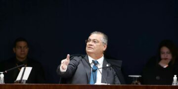 Ministro Flávio Dino vota para condenar Bolsonaro e mais sete réus por golpe de Estado; placar é de 2 a 0