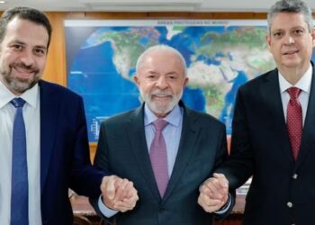 Lula anuncia Guilherme Boulos como novo ministro da Secretaria-Geral da Presidência