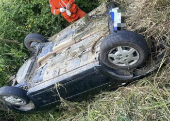 Criança sobrevive por dias ao lado dos pais mortos após acidente no Pernambuco