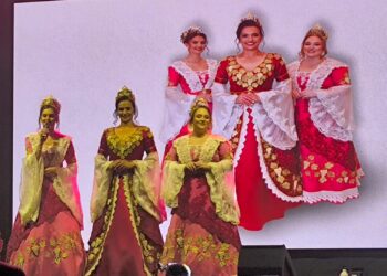 Comunidade conhece os trajes oficiais das soberanas da La Prima Vendemmia