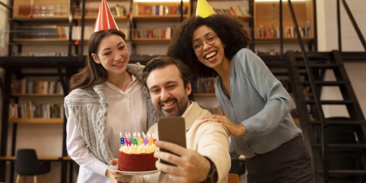 Ex-funcionário processa loja por não receber parabéns no aniversário