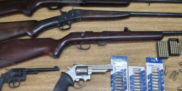 Denúncia anônima leva à apreensão de armas e prisão em Nova Roma do Sul