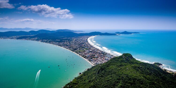 Cidade paradisíaca de SC que cobra R$ 200 de turistas tem surto de diarreia