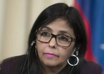 Presidente interina da Venezuela disse que foi ameaçada de morte após captura de Maduro