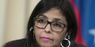 Presidente interina da Venezuela disse que foi ameaçada de morte após captura de Maduro