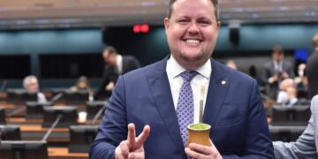 PP rompe com Eduardo Leite no RS e se alia ao PL para eleições de 2026