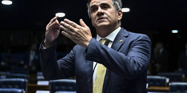 Polícia Federal investiga compra de apartamento triplex no valor de R$ 22 milhões pelo senador Ciro Nogueira
