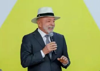 Lula está usando chapéu em público por recomendação médica