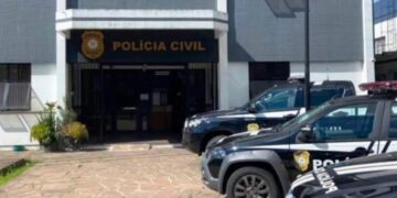 Homem vai até a delegacia de Polícia Civil para solicitar a emissão de sua certidão de antecedentes policiais e acaba preso em Farroupilha