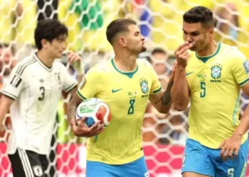 Brasil vence o Japão de virada e avança para as oitavas de final da Copa do Mundo