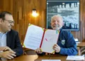 Lula sanciona lei que garante renovação automática da Carteira Nacional de Habilitação