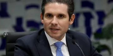 Presidente da Câmara dos Deputados decide avançar com a redução de maioridade penal e cria comissão para discutir a matéria