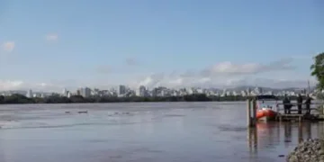 Defesa Civil Estadual alerta para risco muito alto de inundação nas ilhas de Porto Alegre devido à elevação do Guaíba