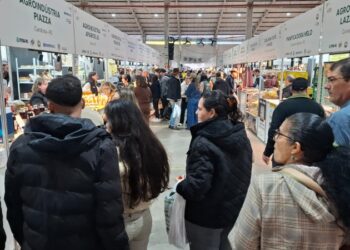 Chuva não afasta visitantes no primeiro dia da 49ª Expointer