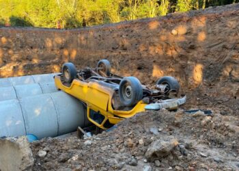Segundo acidente é registrado em buraco de obra na ERS-448, em Farroupilha; motorista fica ferido