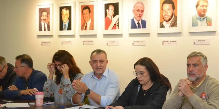 Pimenta, Edegar Pretto e Manuela são cotados para atuar no governo Lula