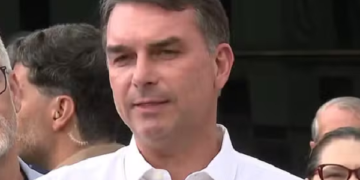 Trump dará visto para Flávio Bolsonaro e a sua família nos Estados Unidos